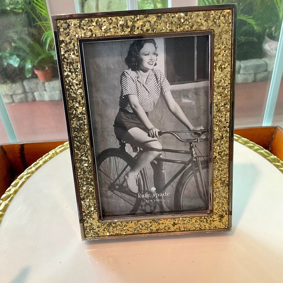 Kate Spade x Lenox Gold Glittery Picture Frame - Size 5-1/2” x 3-1/2” - Picture 1 of 7